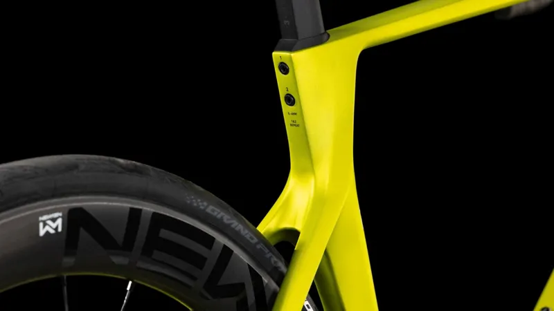 Cube Agree C:62 Race Road Bike 2025 In flashlime-4