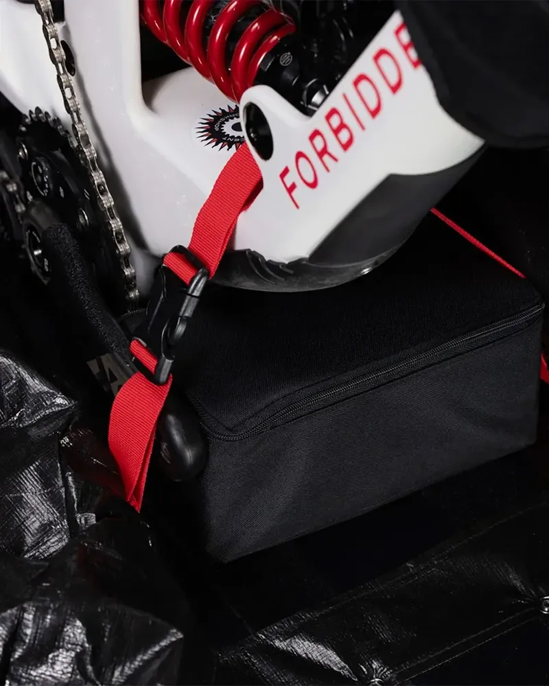 Albek Atlas Bike Bag in Covert Black-13