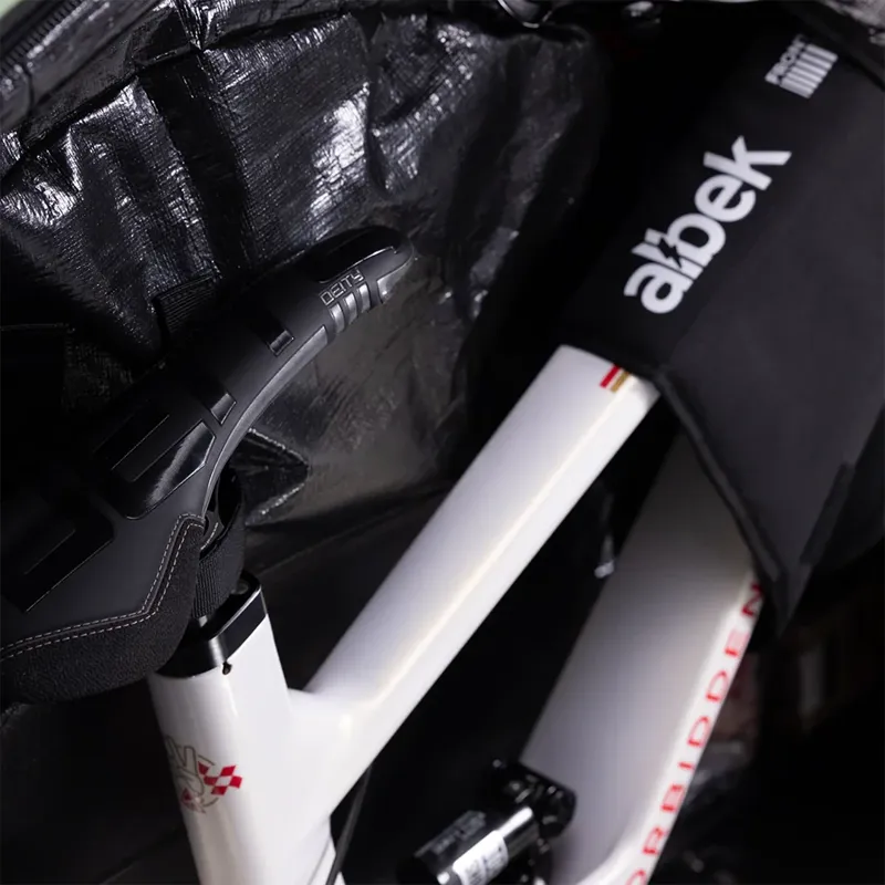 Albek Atlas Bike Bag in Greyn-6