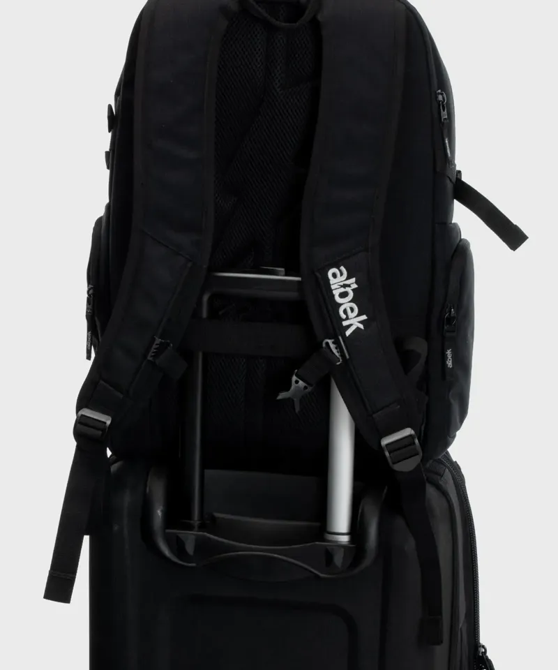 Albek Dudley Backpack in Covert Black-9