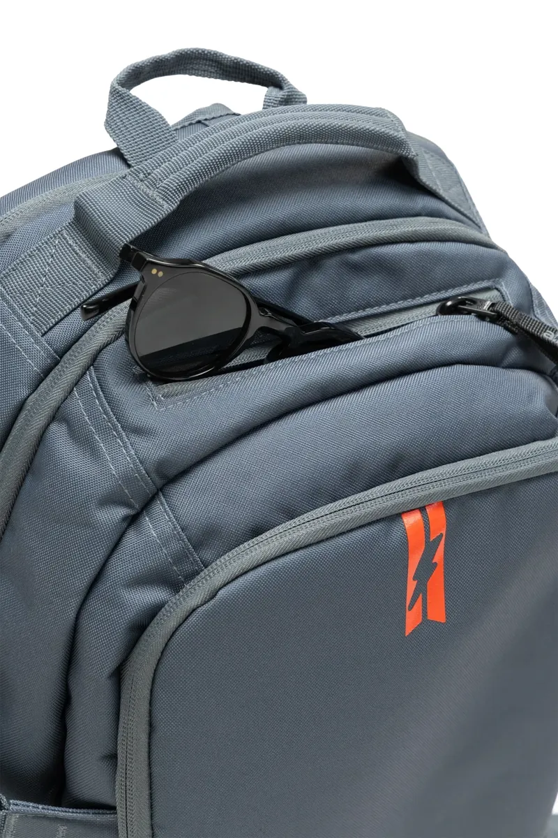 Albek Dudley Backpack in Steel Grey-9