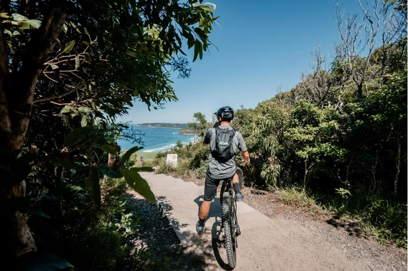 Albek H20-Haul Four Hydration Pack 2L in Covert Black-11