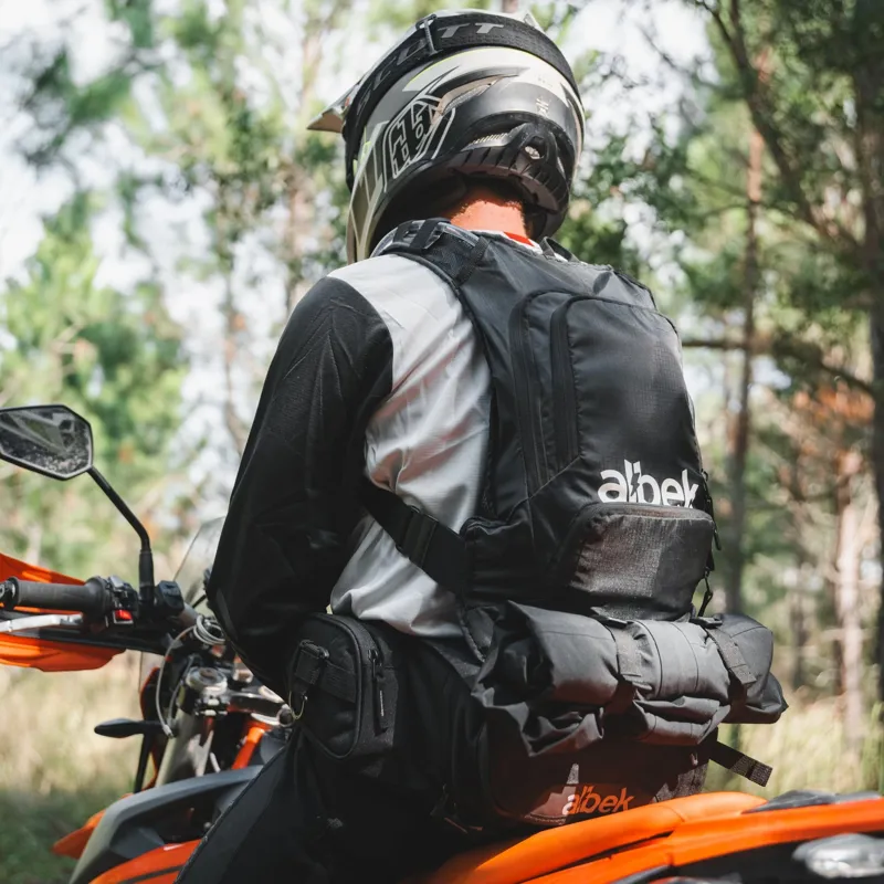 Albek H2O Hauler Eight Hydration Pack 3L in Covert Black-12