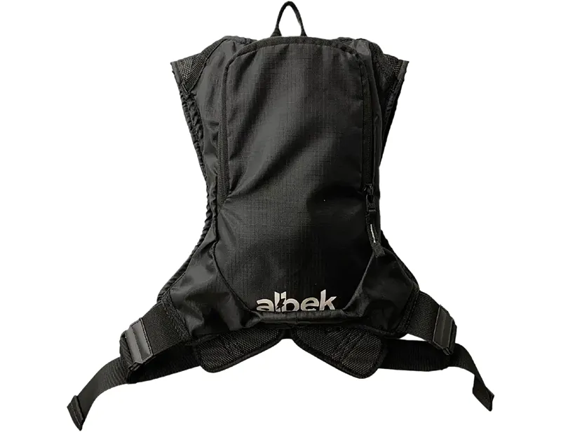 Balfes Bikes Albek H2O Haul Three Hydration Pack 1.5L in Covert Black | Free postage over £30, £10 off first order, price match & 0% finance.