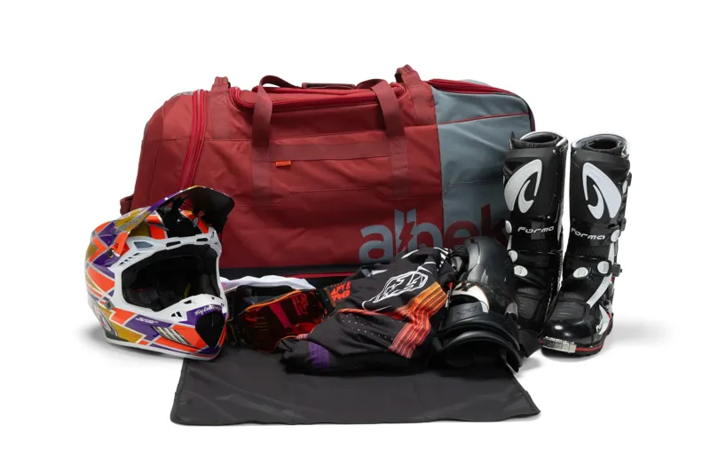 Albek Meridian Gear Bag in Burgundy-3