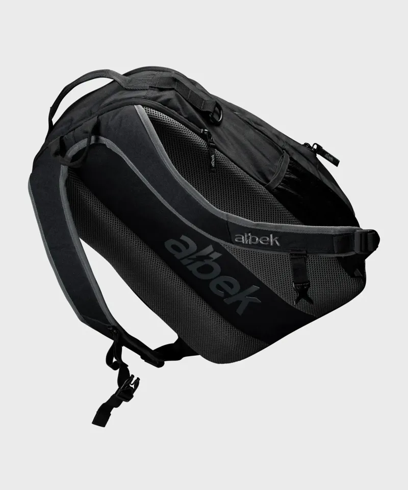Albek Whitebridge Backpack in Covert Black-1