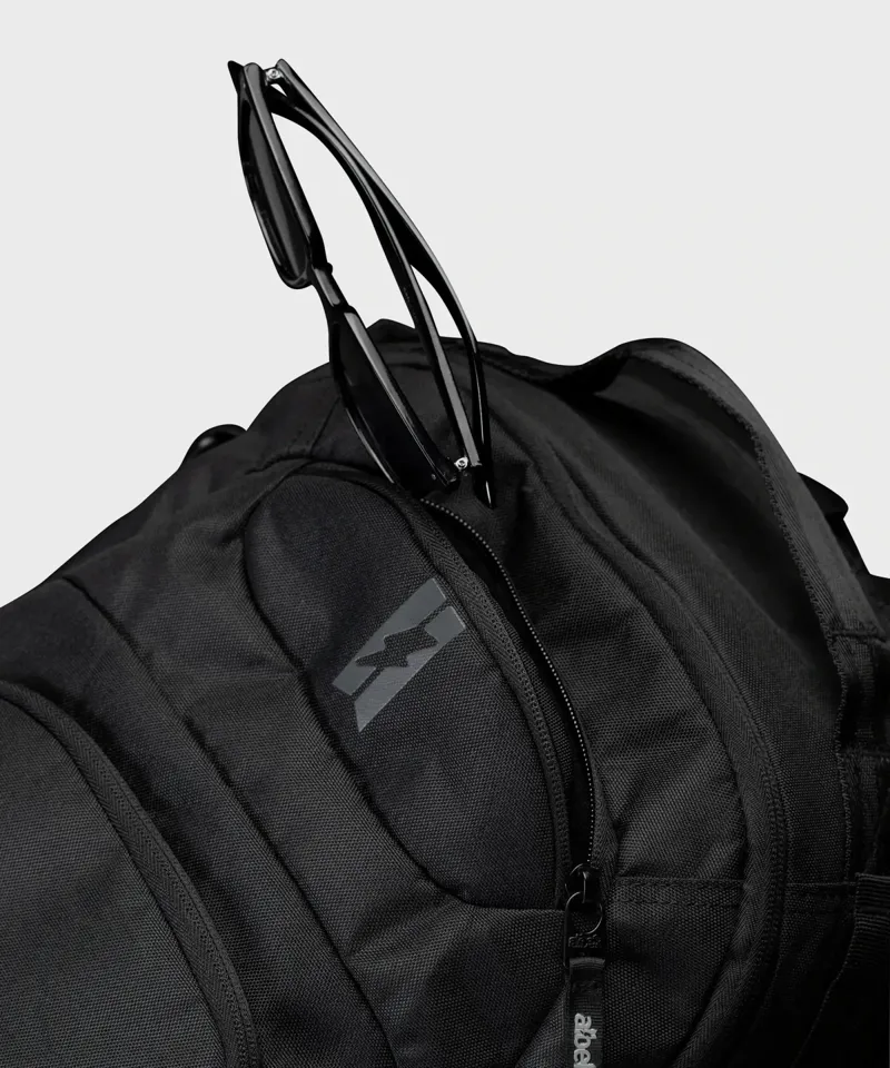 Albek Whitebridge Backpack in Covert Black-3