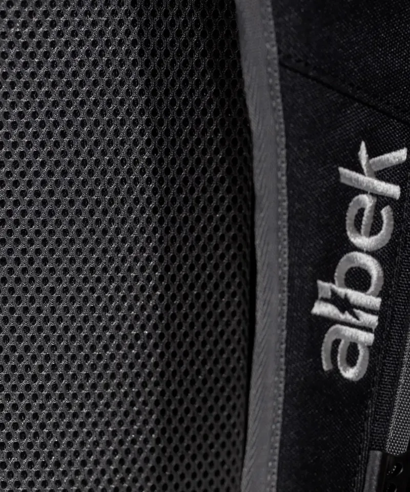 Albek Whitebridge Backpack in Covert Black-7