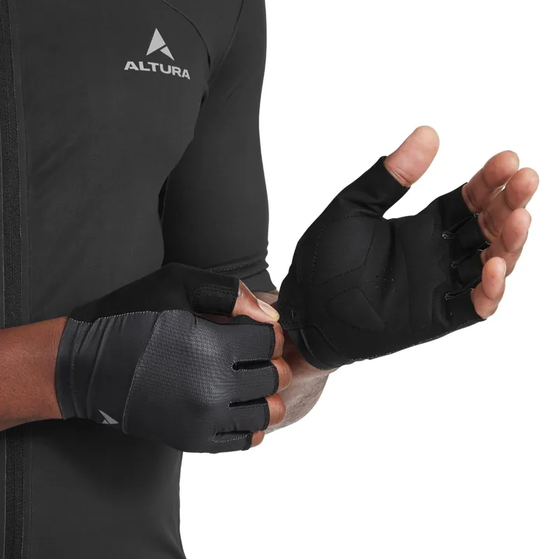 Altura Airstream Cycling Mitts in Black-2