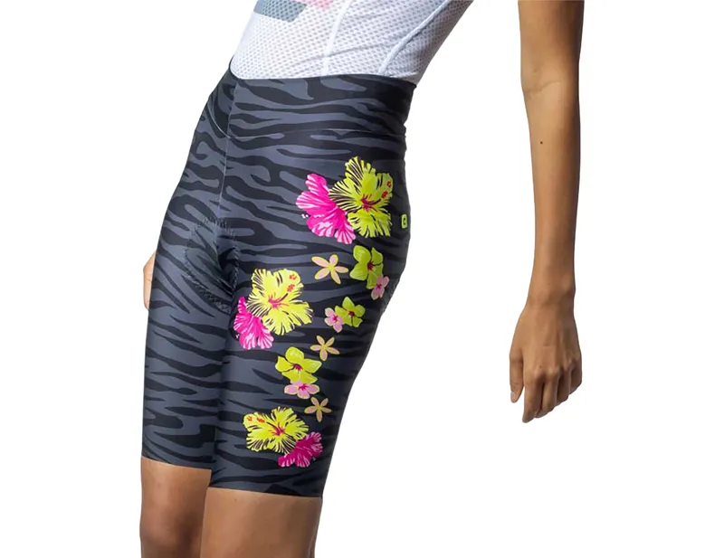 Balfes Bikes Ale Women's Sauvage PR-E Shorts in Black/Flowers | Free postage over £30, £10 off first order, price match & 0% finance.