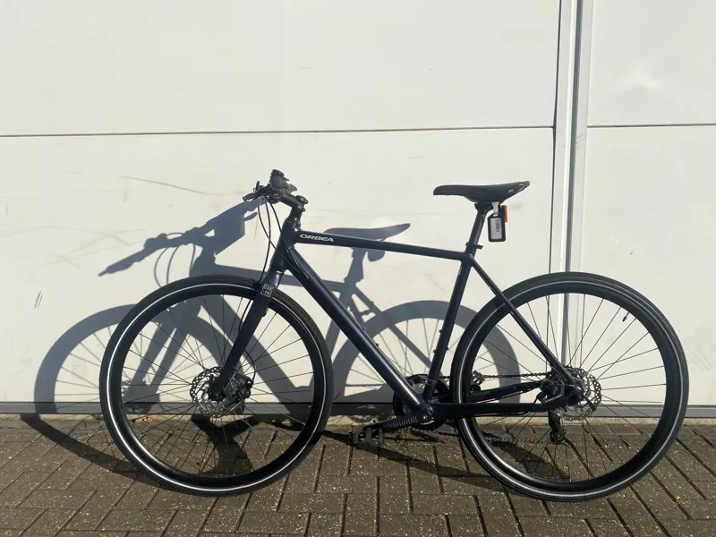 EX-Display Orbea Carpe 40 Medium Hybrid Bike 2021 in Black-1