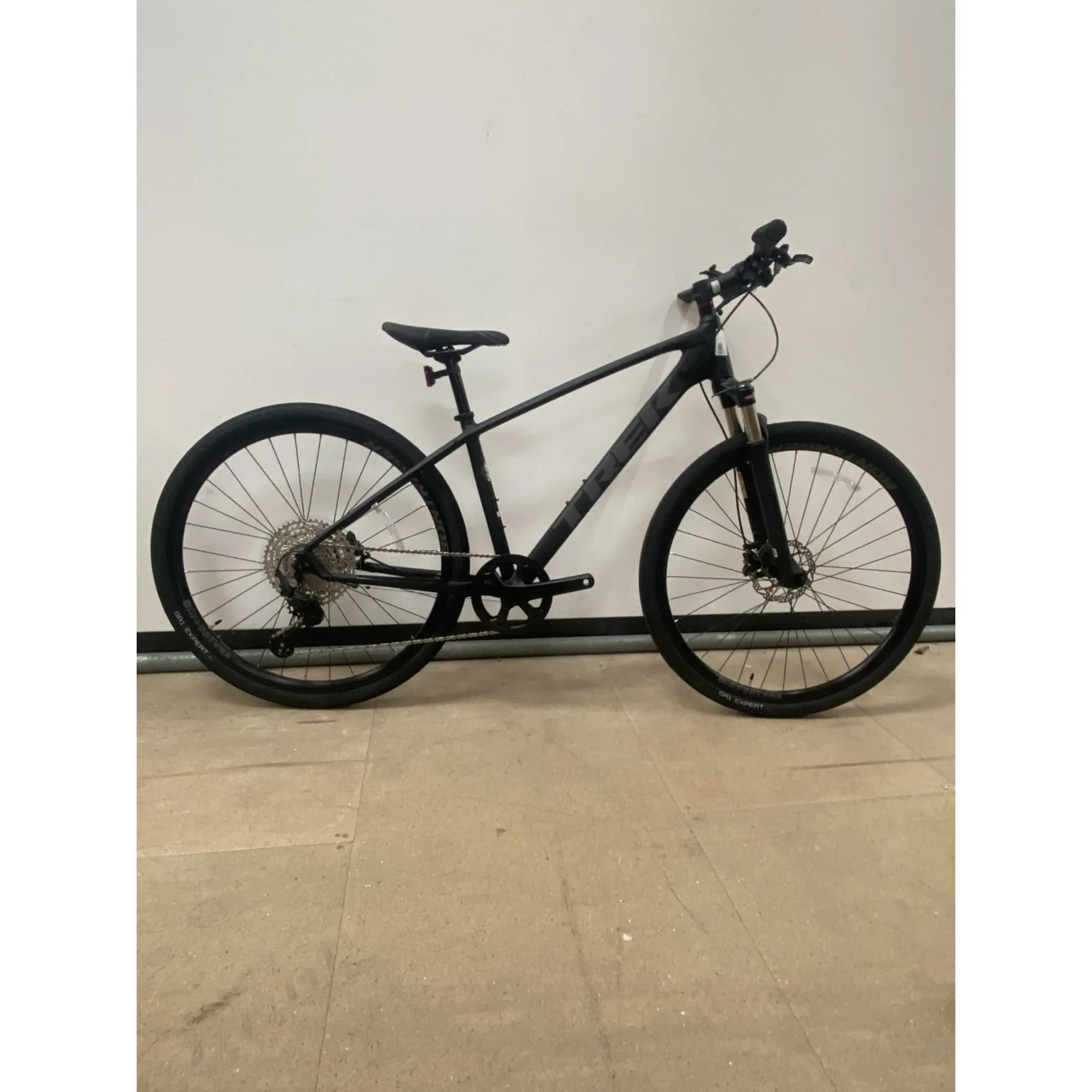 Trek Dual Sport Hybrid Bike Medium 2022 in Trek Black