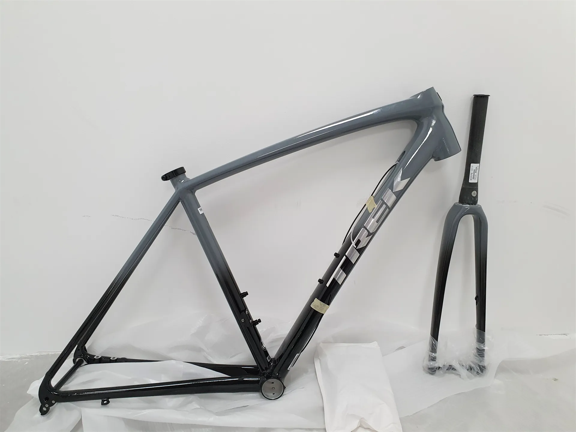 Ex Display Trek Emonda ALR Disc Road Bike Frameset 2021 in Grey 52cm