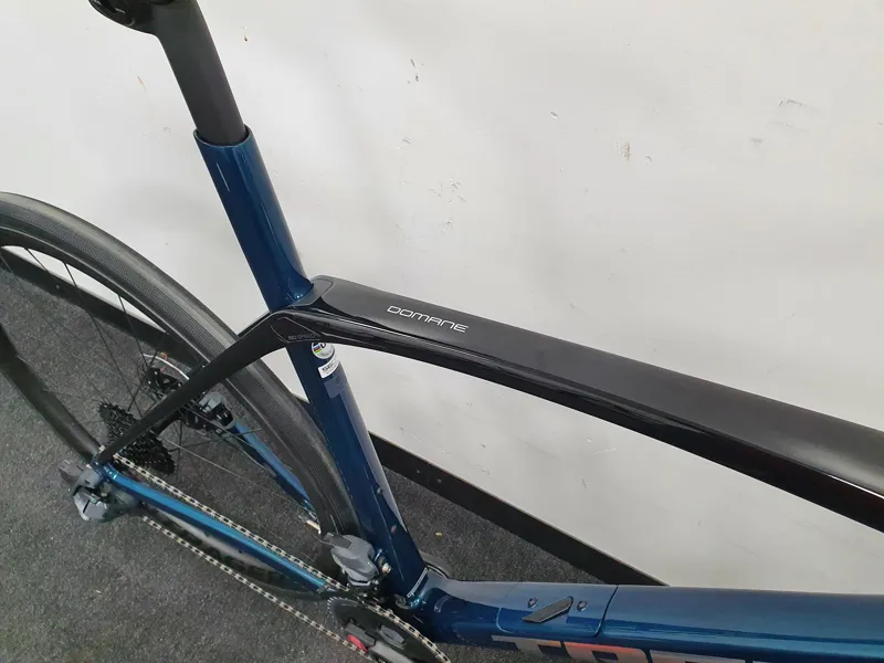 Ex Display Trek Domane SL 7 Etap Disc Carbon Road Bike 2021 in Blue-4