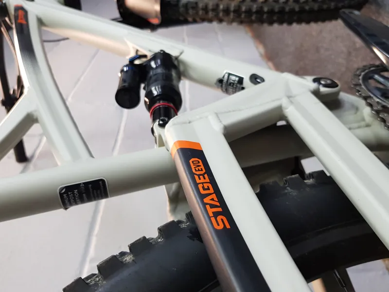 Ex-Demo Orange Stage Evo RS 21 XL Full Suspension Mountain Bike 2021 in White-4
