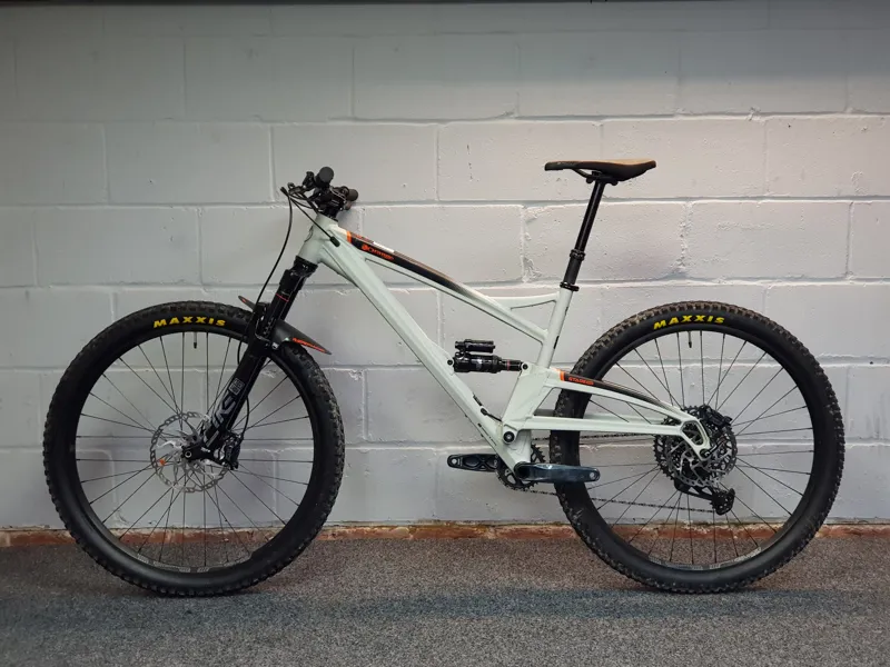 Ex-Demo Orange Stage Evo RS 21 XL Full Suspension Mountain Bike 2021 in White-7