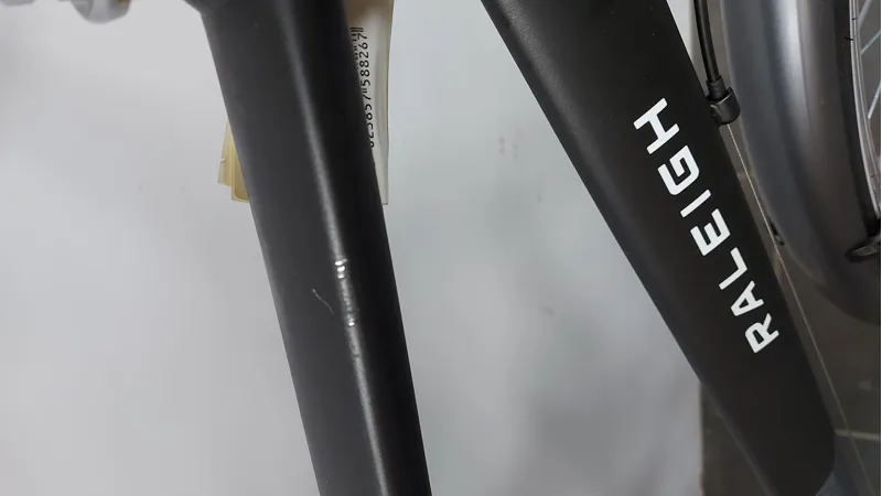 EX - DISPLAY Raleigh Pioneer Hybrid Bike Medium 2022 in Grey-3