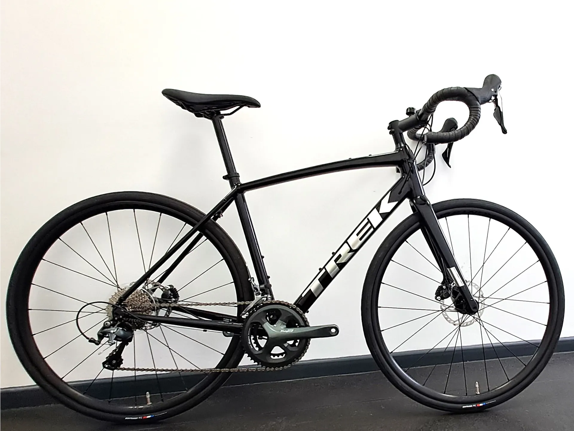 EX DISPLAY Trek Domane AL Disc Sportive Road Bike 54 2022 in