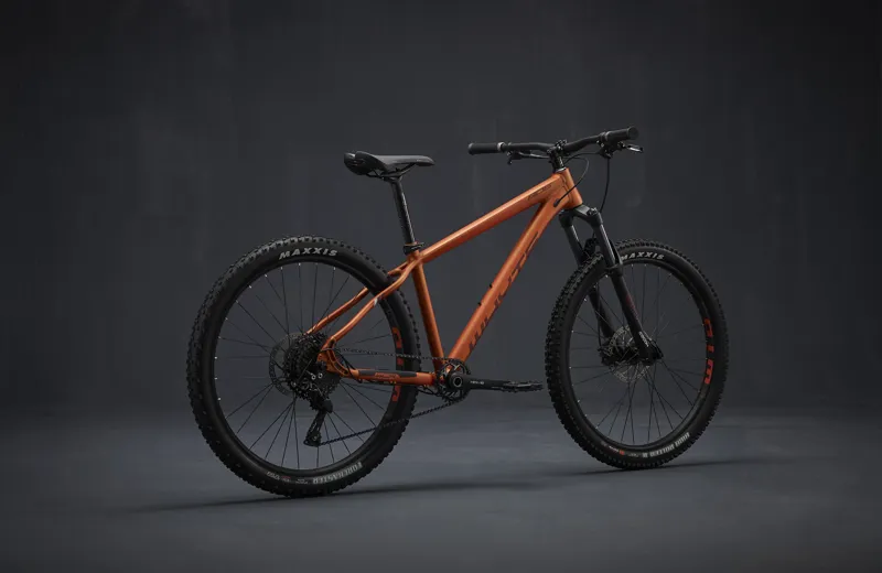Whyte 806 V2 Compact Hardtail Trail Mountain Bike 2020 in Orange-2