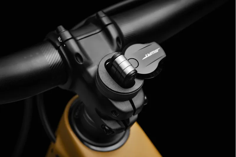 Specialized Turbo Kenevo SL 2 Expert Full Suspension Electric Mountain Bike 2024 in Harvest Gold/Obsidian-7