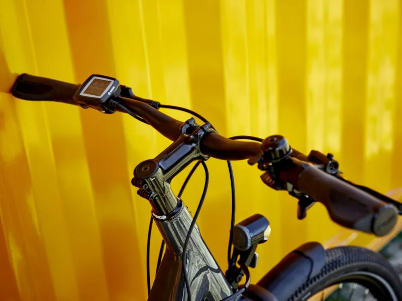 Trek Allant+ 5 Lowstep Electric Hybrid Bike 2022 in Charcoal-3