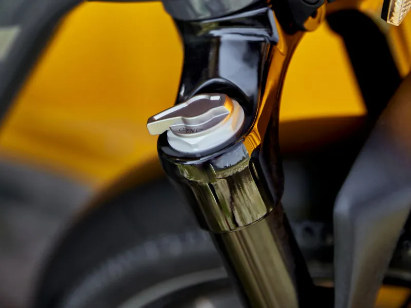 Trek Allant+ 5 Lowstep Electric Hybrid Bike 2022 in Charcoal-7