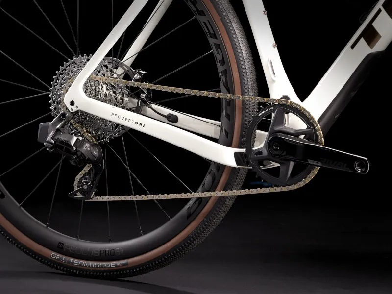 Trek Checkpoint SLR 6 Sram Rival AXS Gravel Bike 2024 in White-6