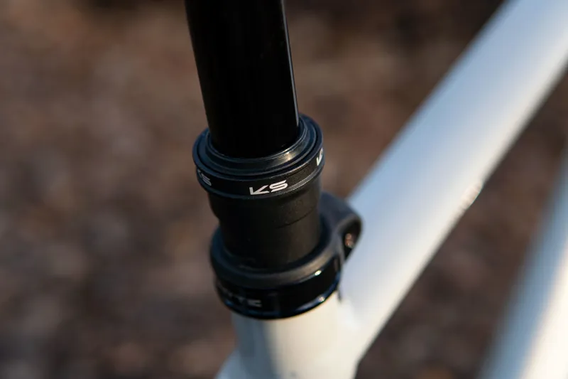 Whyte 905 V4 Hardtail Trail Mountain Bike 2022 in Gloss Cement-5