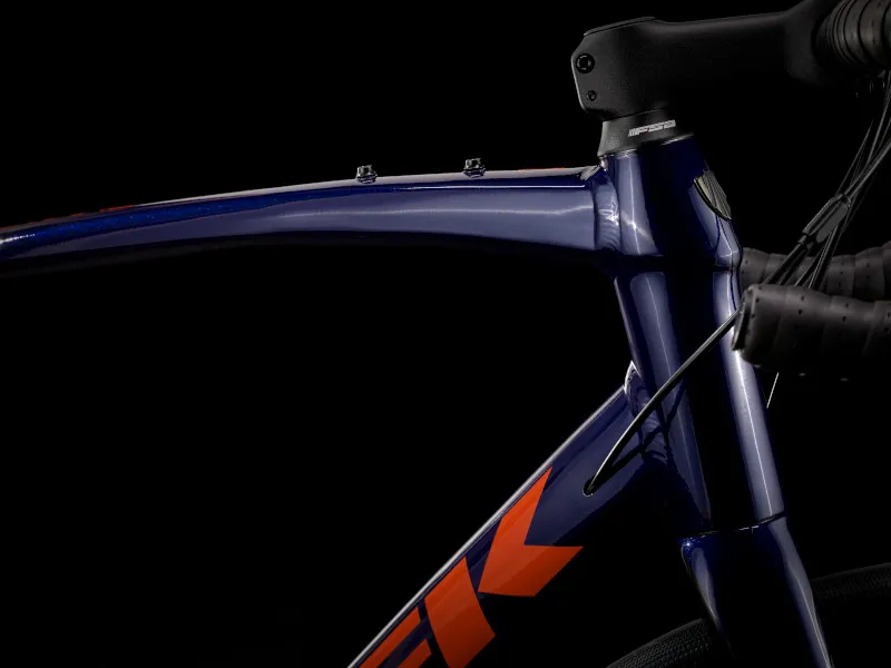 Trek Domane AL 2 Disc Sportive Road Bike 2021 in Purple Abyss-9