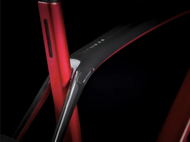 Trek Domane SL 5 Disc Carbon Road Bike 2021 in Red-3