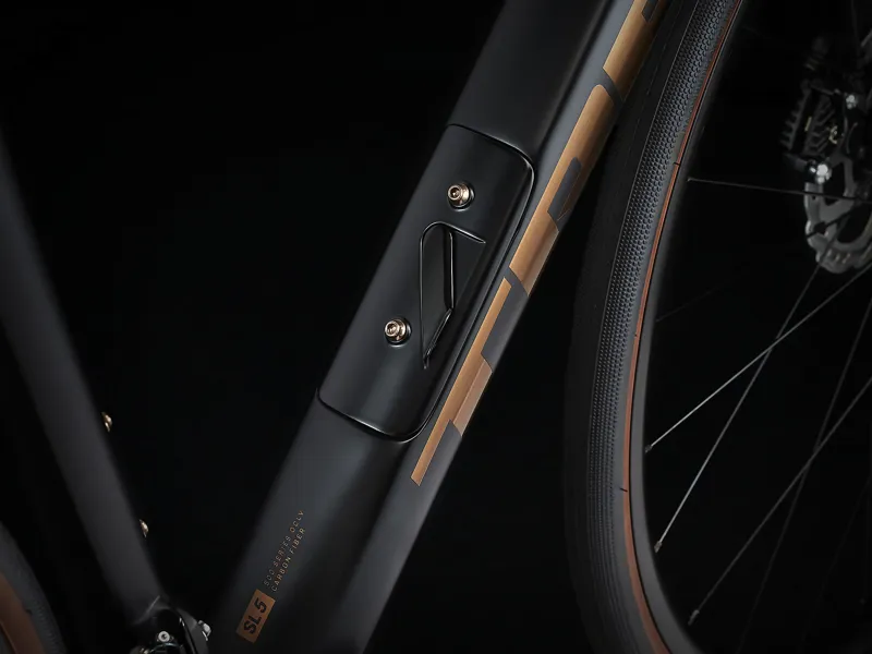 Trek Domane SL 5 Gen 3 Disc Carbon Road Bike 2023 in Black-2