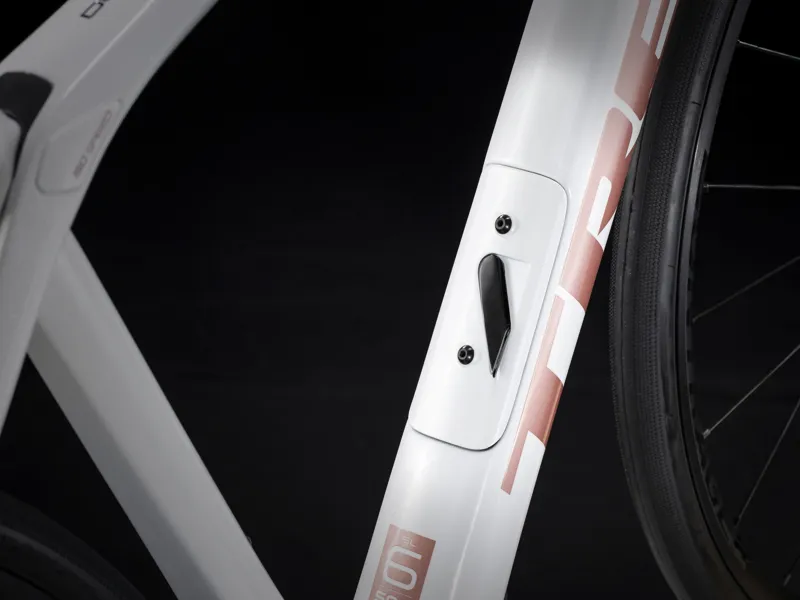 Trek Domane SL 6 Disc Carbon Road Bike 2020 in White-4