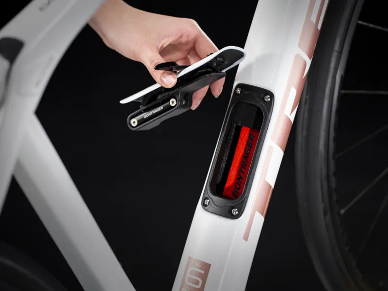 Trek Domane SL 6 Disc Carbon Road Bike 2020 in White-5