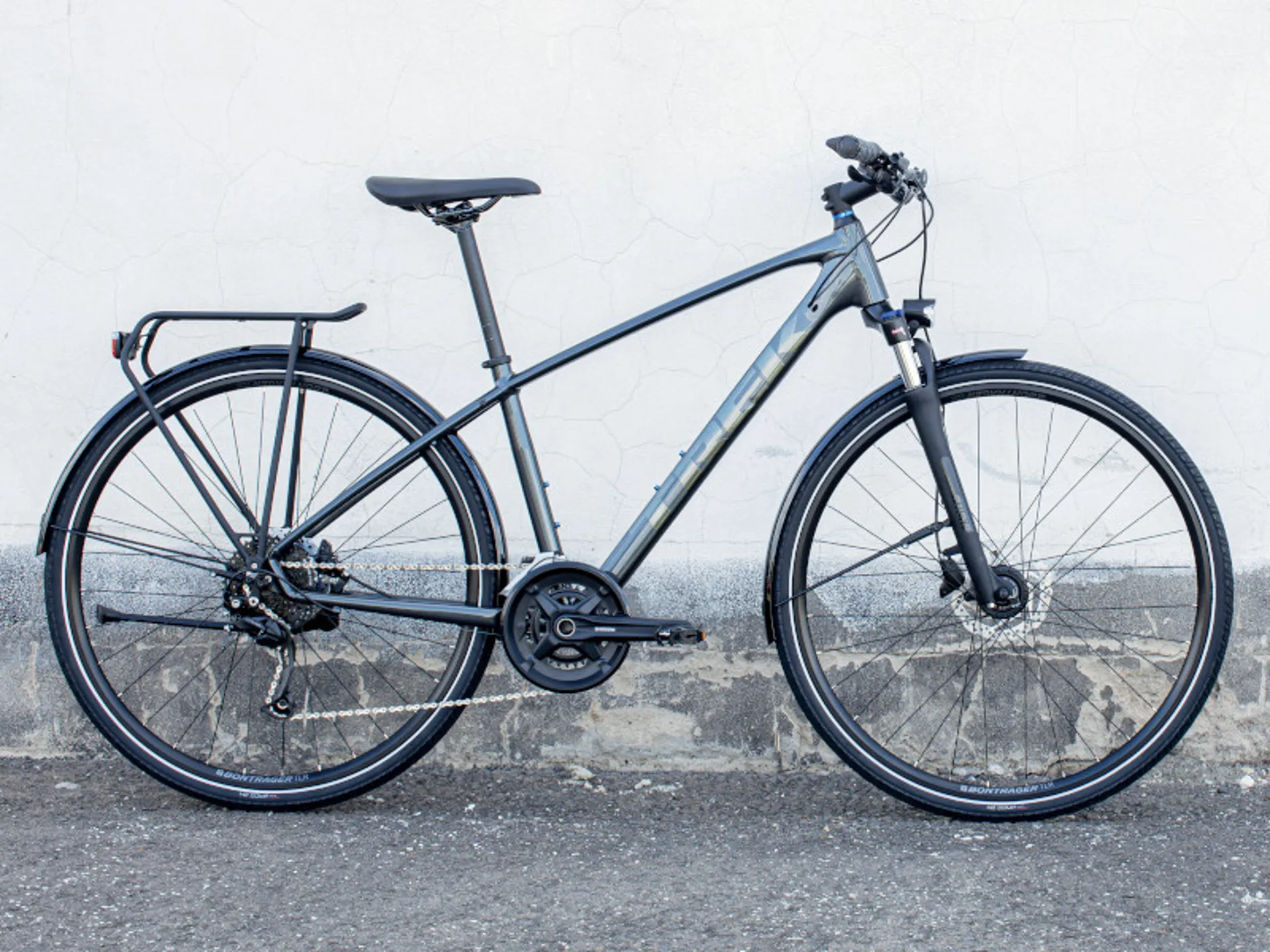 Trek Dual Sport Equipped Hybrid Bike 2021 in Lithium Grey