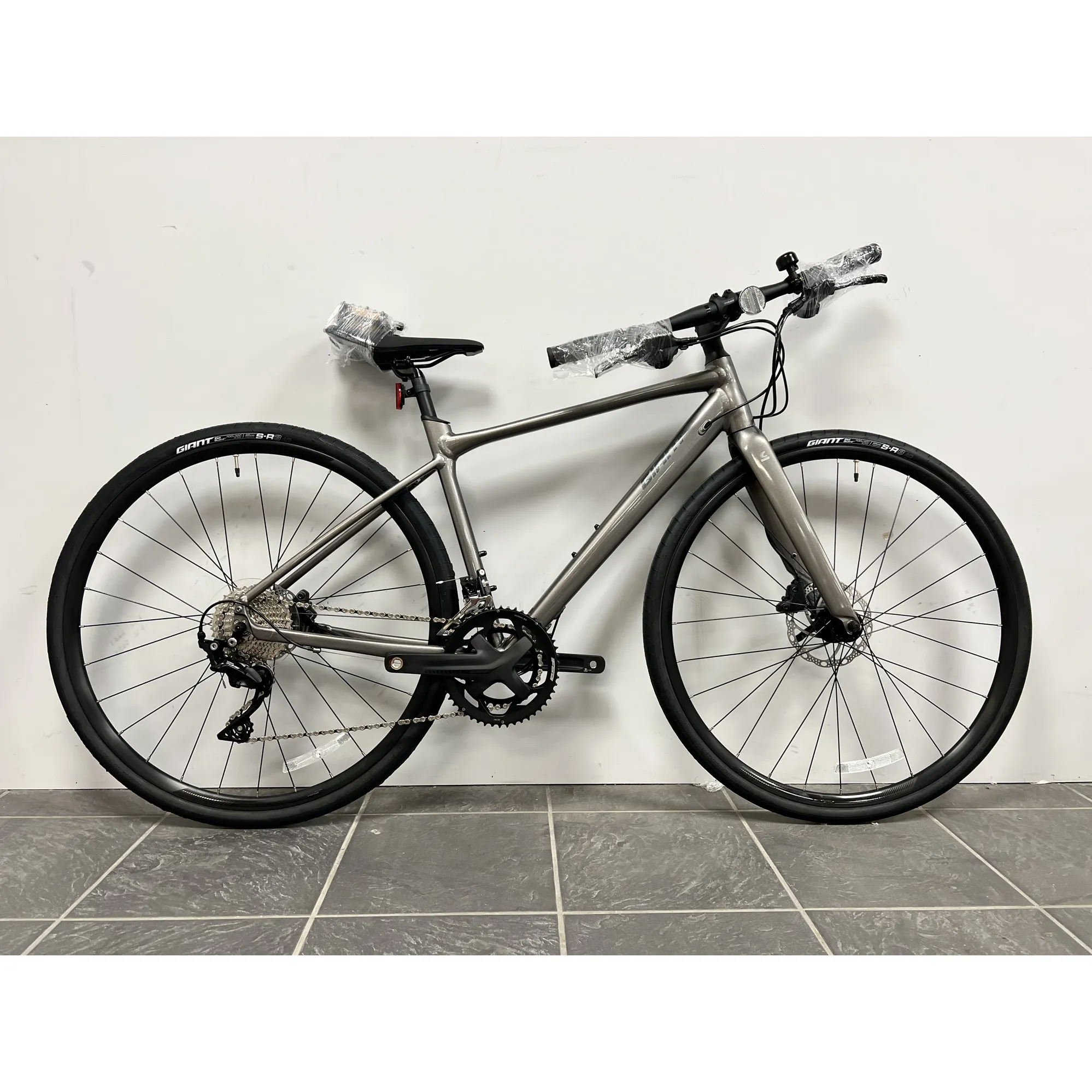 EX DISPLAY Giant FastRoad SL Hybrid Bike Small 2022 in Metal