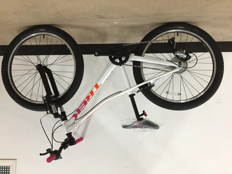 EX-DISPLAY Trek Precaliber 24 Inch Suspension 8 Speed Kids Bike 2022 in White-1