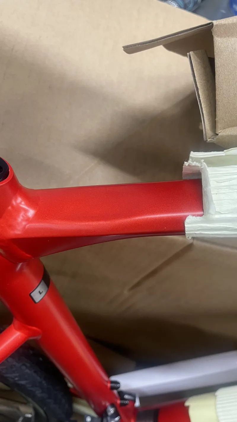 EX DISPLAY Giant Revolt 1 Gravel Bike Large 2023 in Grenadine-3