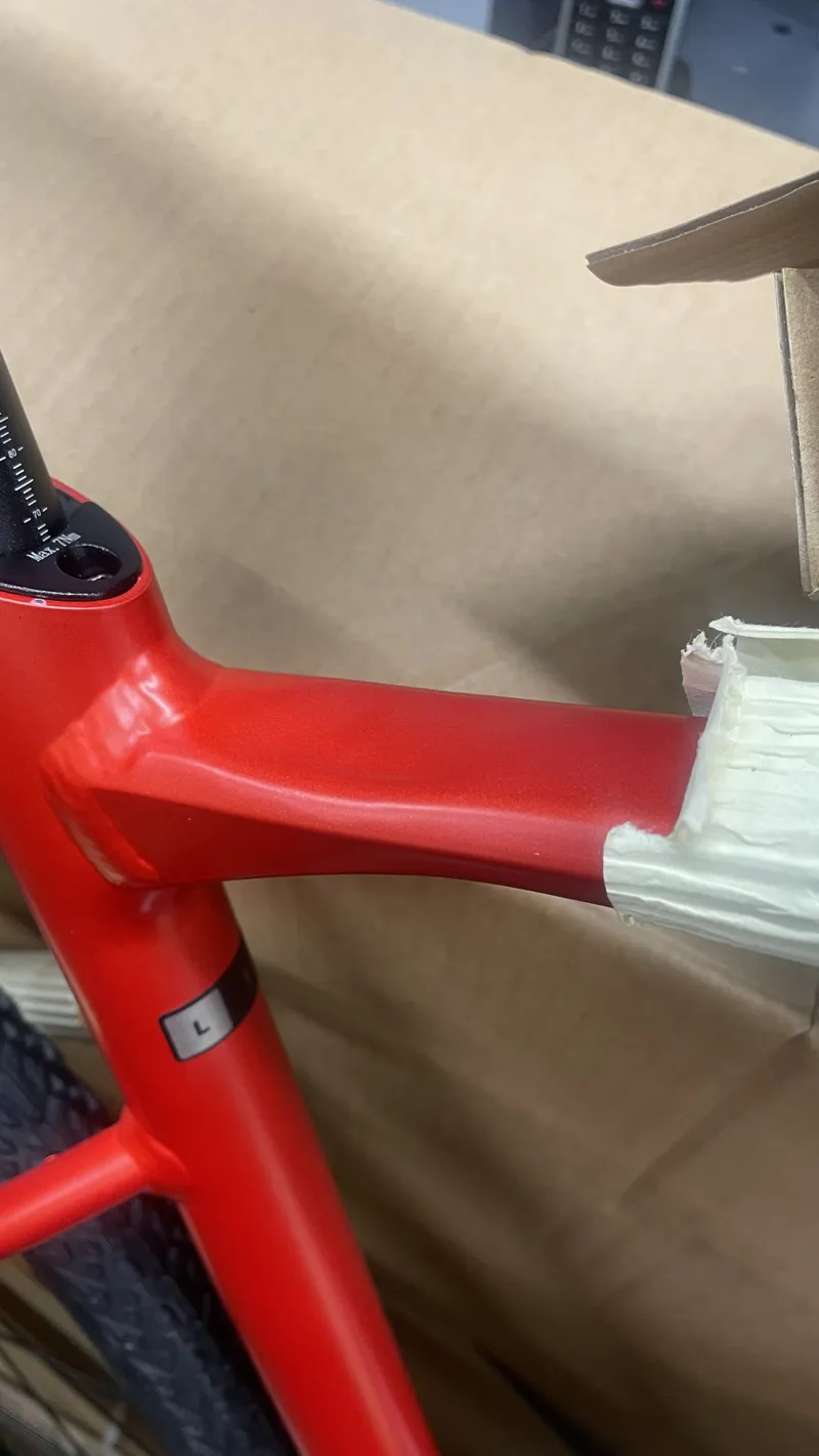 EX DISPLAY Giant Revolt 1 Gravel Bike Large 2023 in Grenadine-2