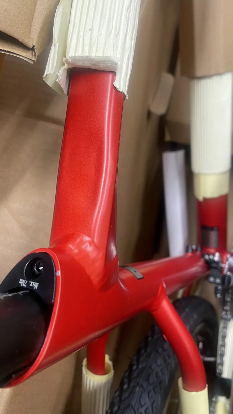 EX DISPLAY Giant Revolt 1 Gravel Bike Large 2023 in Grenadine-1