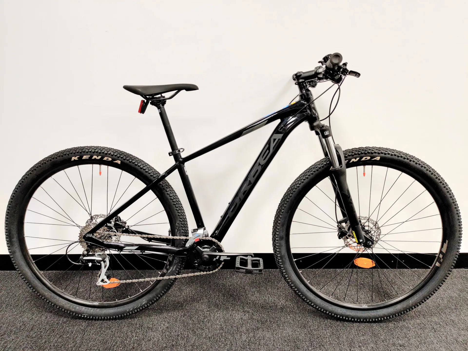 Ex Display Orbea MX 50 Mountain Bike 2021 Medium in Black