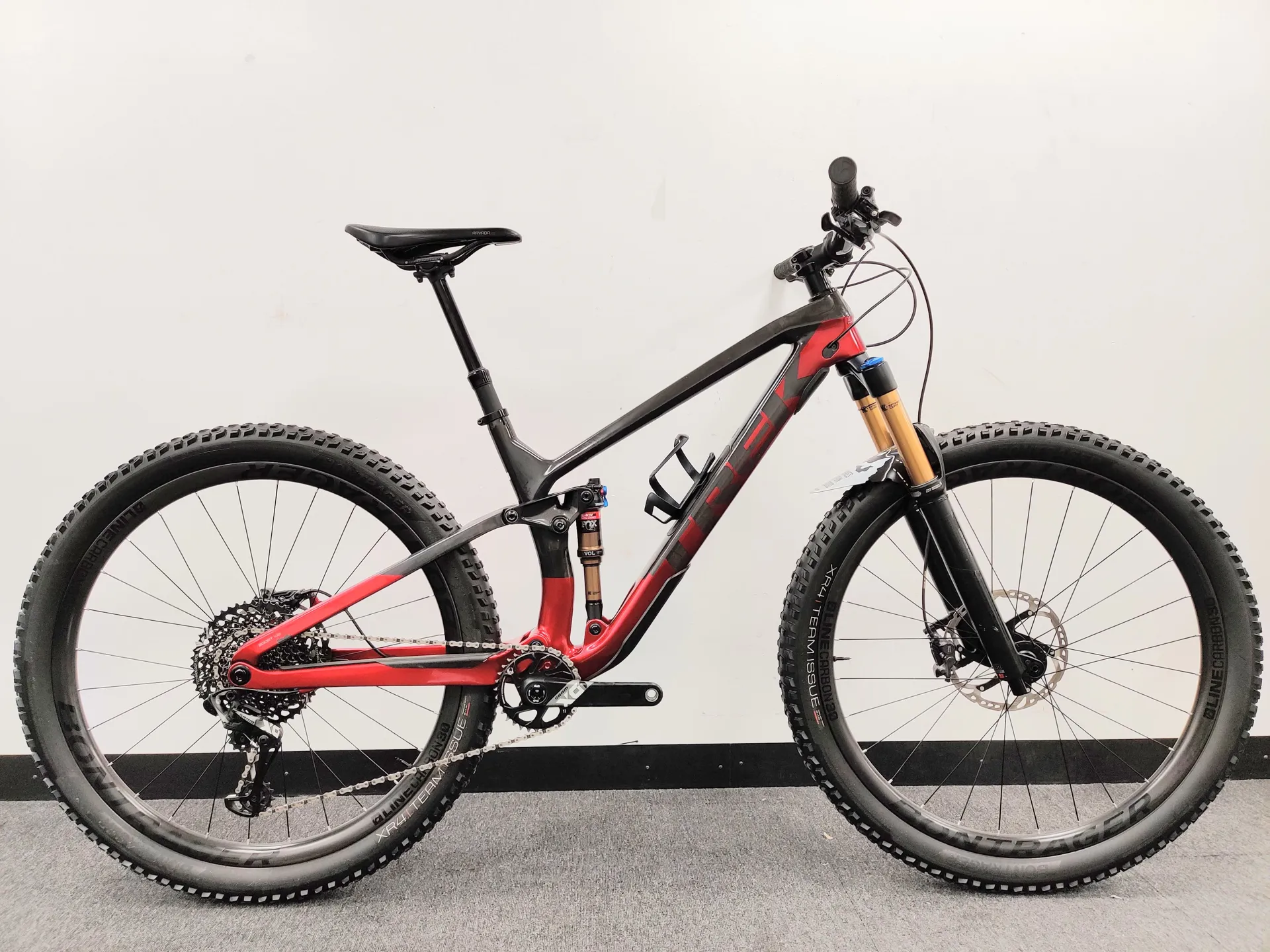 Ex Demo Trek Fuel EX 9.9 XO1 Full Sus MTB 2020 in Red Carbon M/L
