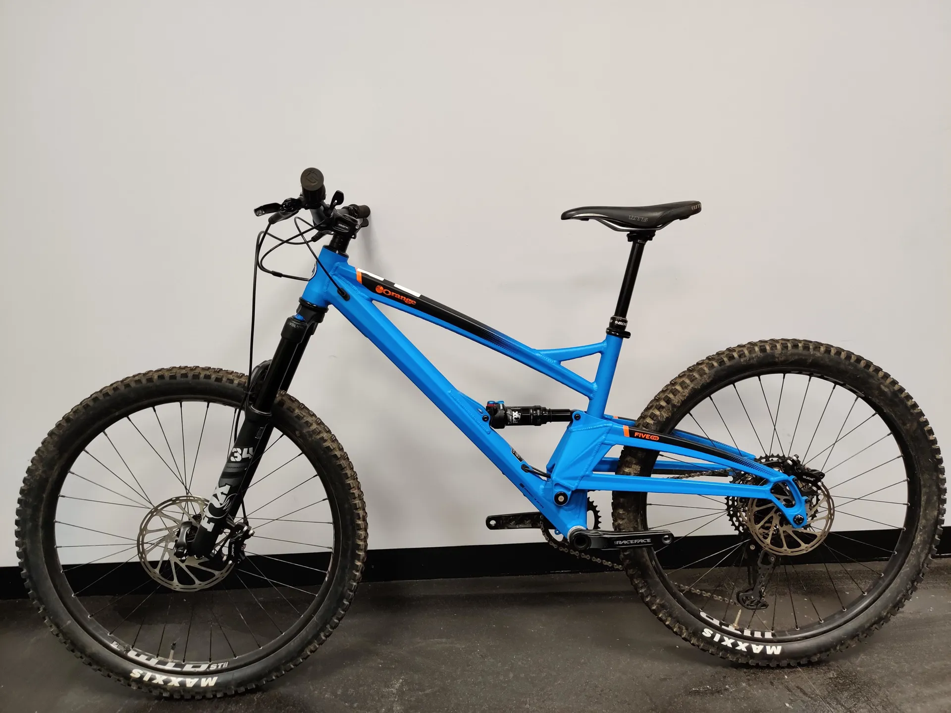 Ex Demo Orange Five Evo Pro Medium Full Suspension MTB 21 Blue