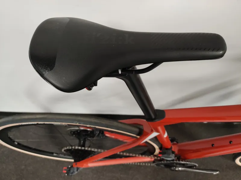 Ex-Display BMC Roadmachine One Disc Carbon Road Bike 51cm 2021 in Red-2