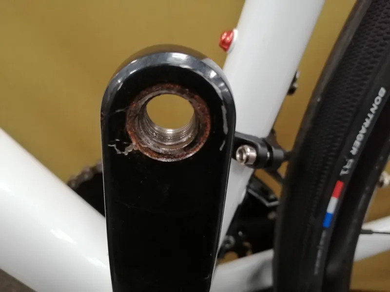 EX DISPLAY Trek Domane AL 3 Disc Sportive Road Bike 56cm 2022 in Crystal White and Red-1