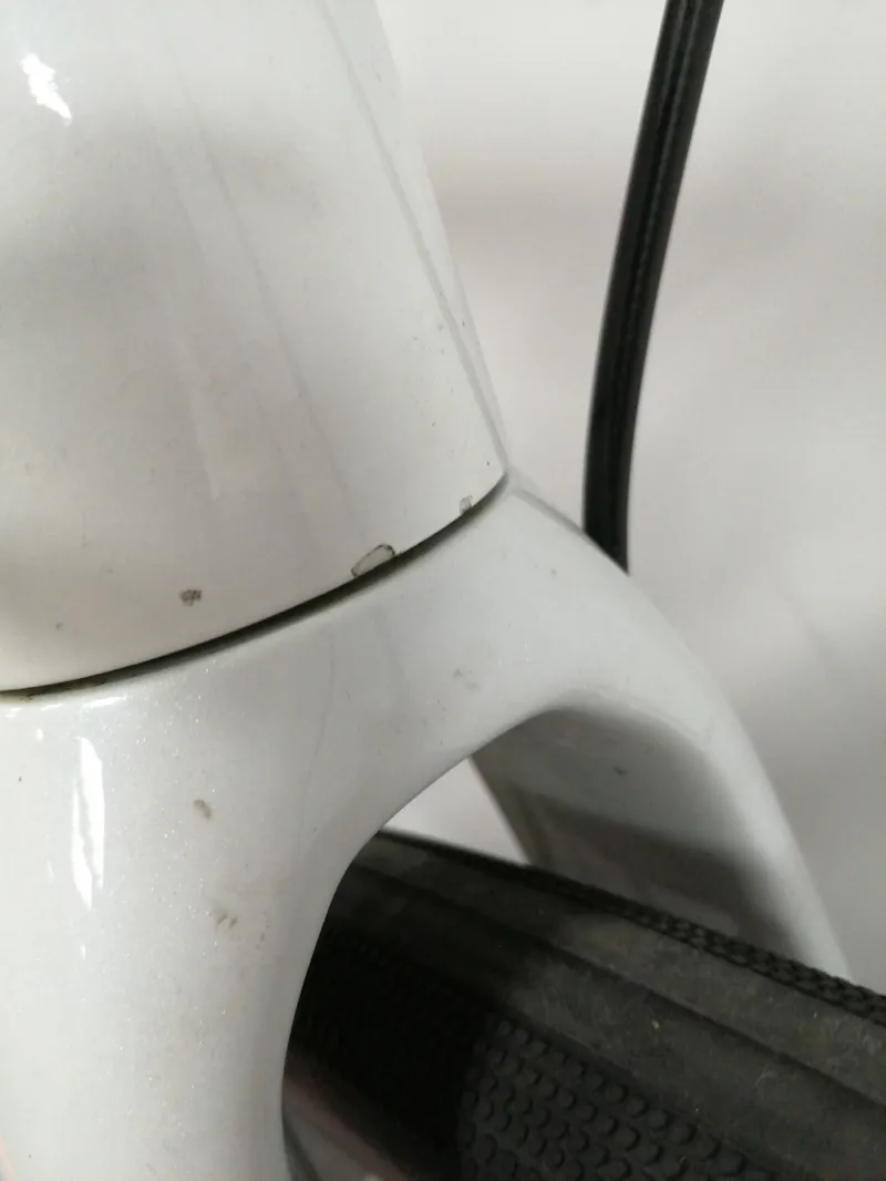 EX DISPLAY Trek Domane AL 3 Disc Sportive Road Bike 58cm 2022 in Crystal White and Red-1