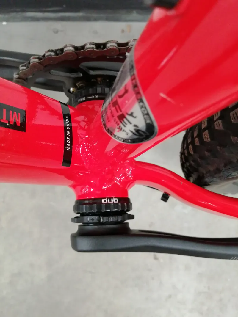 EX DISPLAY Trek Marlin 8 Hardtail Mountain Bike Medium 2023 in Gloss Radioactive Red-1