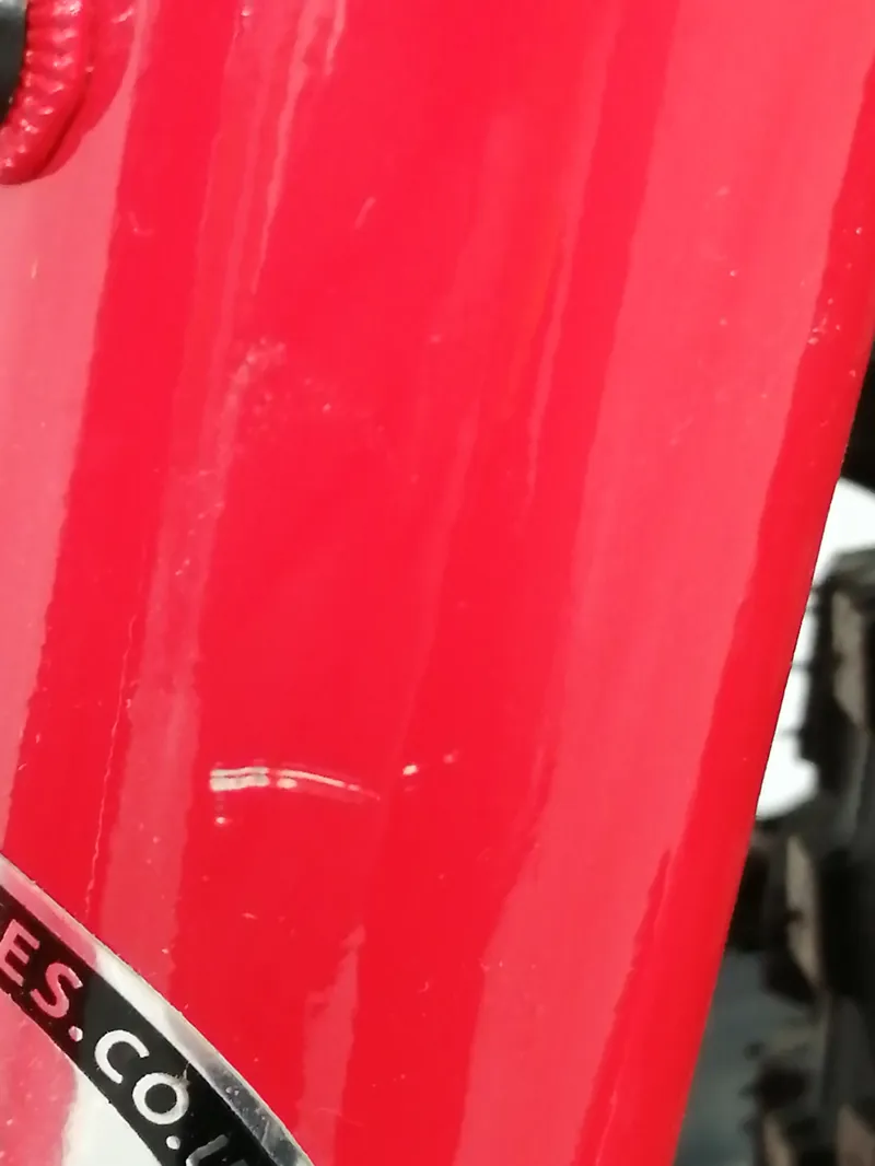 EX DISPLAY Trek Marlin 8 Hardtail Mountain Bike Medium 2023 in Gloss Radioactive Red-2