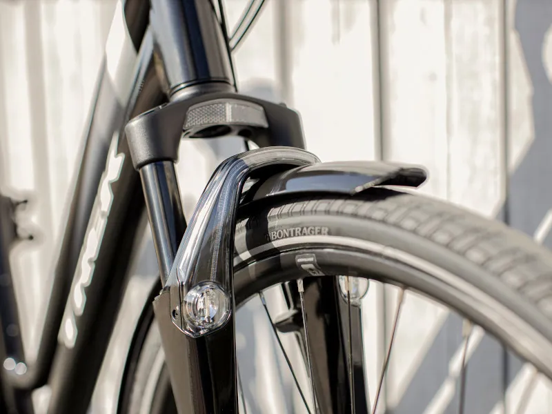 Trek L300 Midstep Hybrid Bike 2020 in Black-5