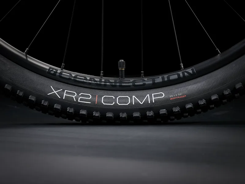 Trek Marlin 6 Hardtail Mountain Bike 2023 in Red and Black Fade-4