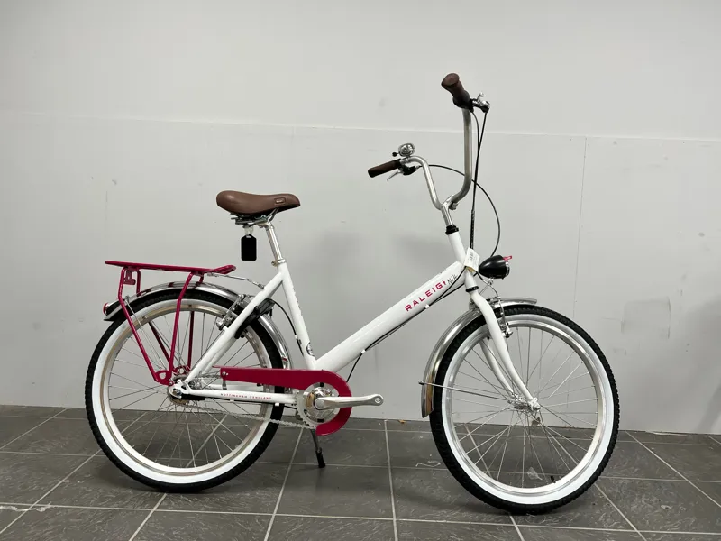 EX DISPLAY Raleigh Hoppa Womens Hybrid Bike 2022 in White